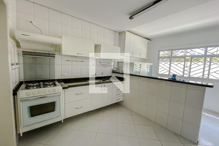 Casa de condomínio à venda com 188m², 3 quartos e 3 vagas Casa de condomínio à venda com 188m², 3 quartos e 3 vagasCozinha