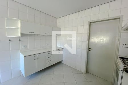 Casa de condomínio à venda com 188m², 3 quartos e 3 vagas Casa de condomínio à venda com 188m², 3 quartos e 3 vagasCozinha