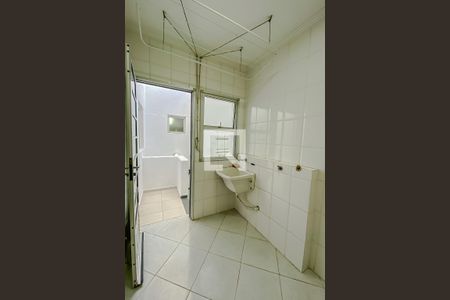 Casa de condomínio à venda com 188m², 3 quartos e 3 vagas Casa de condomínio à venda com 188m², 3 quartos e 3 vagasLavanderia