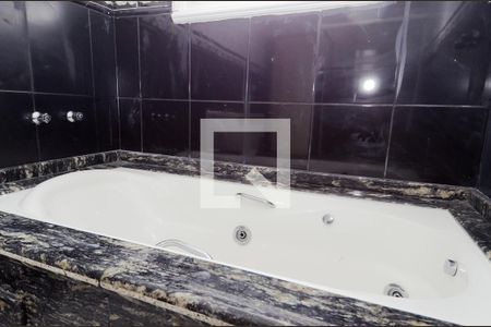 Casa à venda com 274m², 3 quartos e 3 vagasBanheiro da Suíte