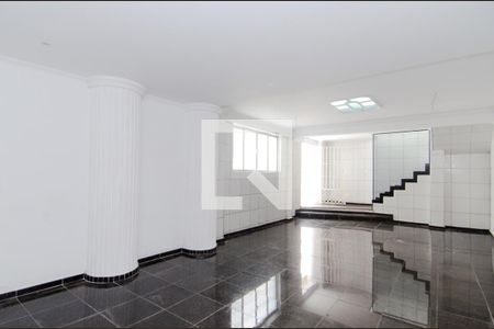 Casa à venda com 274m², 3 quartos e 3 vagasSalão de Festas