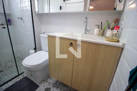 Apartamento à venda com 75m², 2 quartos e 1 vagaBanheiro da Suite