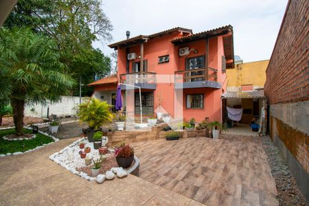 Casa à venda com 268m², 3 quartos e 3 vagasFachada da Casa