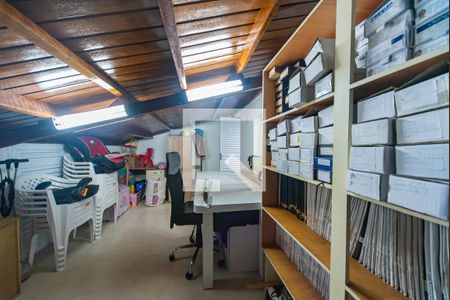 Casa à venda com 340m², 4 quartos e 3 vagasQuarto de Serviço