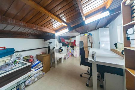 Casa à venda com 340m², 4 quartos e 3 vagasQuarto de Serviço