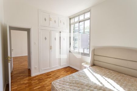 Suíte de apartamento para alugar com 4 quartos, 220m² em Santa Efigênia, Belo Horizonte