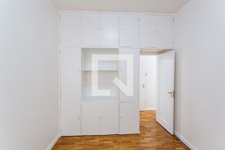 Apartamento para alugar com 220m², 4 quartos e 1 vagaArmário do Quarto 4