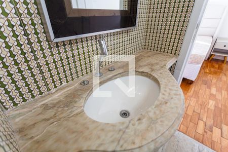 Apartamento para alugar com 220m², 4 quartos e 1 vagaPia do Banheiro da Suíte