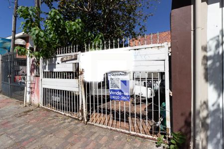 Casa à venda com 180m², 3 quartos e 3 vagas Casa à venda com 180m², 3 quartos e 3 vagasFachada