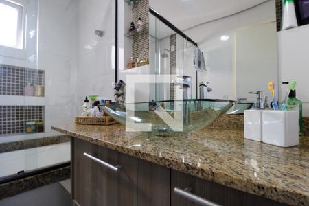 Casa à venda com 279m², 3 quartos e 4 vagasBanheiro da Suíte 1