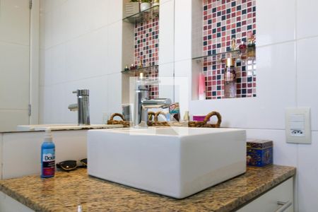 Casa à venda com 279m², 3 quartos e 4 vagasBanheiro da Suíte 2