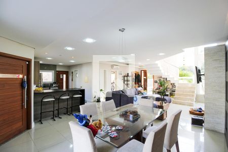 Sala de casa à venda com 3 quartos, 279m² em Marechal Rondon, Canoas