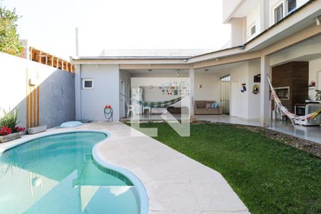 Casa à venda com 279m², 3 quartos e 4 vagasQuintal