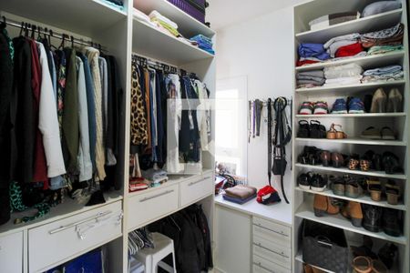 Casa à venda com 279m², 3 quartos e 4 vagasQuarto Suíte 1- Closet