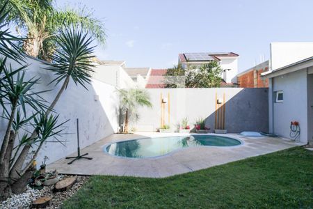 Casa à venda com 279m², 3 quartos e 4 vagasQuintal