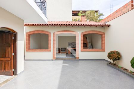 Casa à venda com 314m², 3 quartos e 3 vagasChurrasqueira