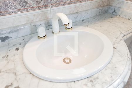 Casa à venda com 314m², 3 quartos e 3 vagasBanheiro da suíte 2