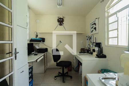 Casa à venda com 230m², 4 quartos e 3 vagasEscritório