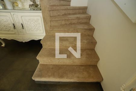 Escada de casa à venda com 4 quartos, 230m² em Jardim Vera Cruz, São Paulo