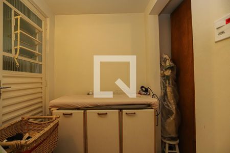 Casa à venda com 230m², 4 quartos e 3 vagasQuarto de Serviço