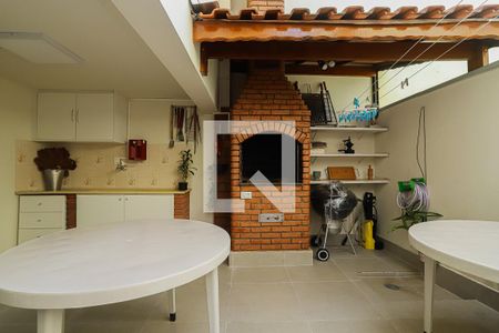 Casa à venda com 230m², 4 quartos e 3 vagasQuintal e Churrasqueira