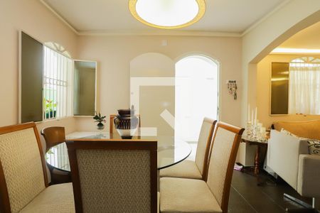 Casa à venda com 230m², 4 quartos e 3 vagasSala 3