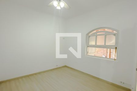 Casa à venda com 350m², 3 quartos e 1 vaga Casa à venda com 350m², 3 quartos e 1 vagaQuarto 3