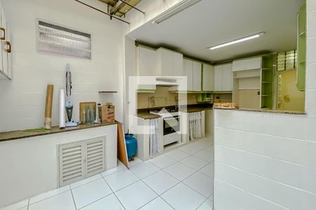 Casa à venda com 350m², 3 quartos e 1 vaga Casa à venda com 350m², 3 quartos e 1 vagaLavanderia