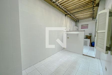 Casa à venda com 350m², 3 quartos e 1 vaga Casa à venda com 350m², 3 quartos e 1 vagaQuintal