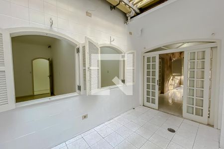 Casa à venda com 350m², 3 quartos e 1 vaga Casa à venda com 350m², 3 quartos e 1 vagaQuintal