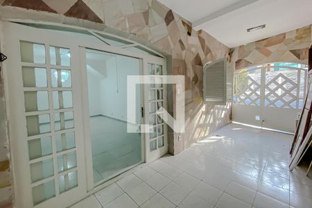 Casa à venda com 350m², 3 quartos e 1 vaga Casa à venda com 350m², 3 quartos e 1 vagaGaragem