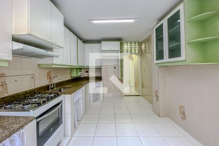 Casa à venda com 350m², 3 quartos e 1 vaga Casa à venda com 350m², 3 quartos e 1 vagaCozinha