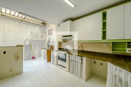 Casa à venda com 350m², 3 quartos e 1 vaga Casa à venda com 350m², 3 quartos e 1 vagaCozinha