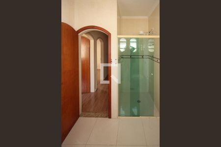 Casa para alugar com 160m², 3 quartos e 2 vagasBanheiro Social