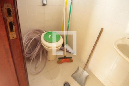 Casa para alugar com 160m², 3 quartos e 2 vagasBanheiro de Serviço