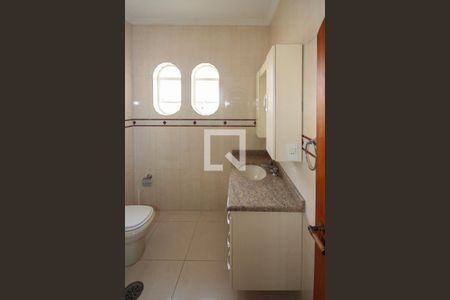 Casa para alugar com 160m², 3 quartos e 2 vagasBanheiro Social