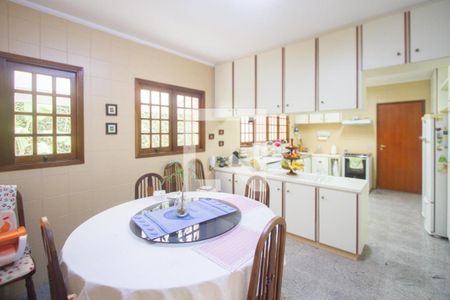 Casa à venda com 410m², 4 quartos e 6 vagasCozinha