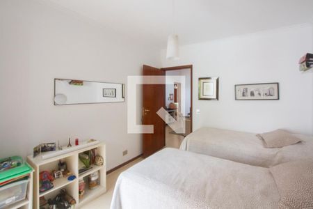 Casa à venda com 410m², 4 quartos e 6 vagasQuarto 2