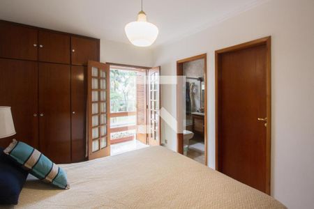 Casa à venda com 410m², 4 quartos e 6 vagasSuíte 2