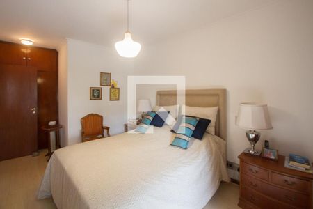 Casa à venda com 410m², 4 quartos e 6 vagasSuíte 2