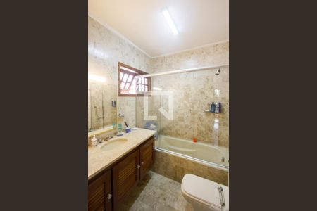 Casa à venda com 410m², 4 quartos e 6 vagasBanheiro Suíte 1