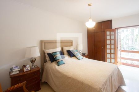 Casa à venda com 410m², 4 quartos e 6 vagasSuíte 2