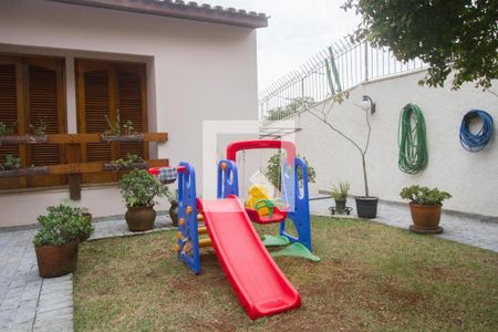 Casa à venda com 410m², 4 quartos e 6 vagasPlayground