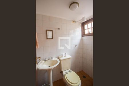 Casa à venda com 410m², 4 quartos e 6 vagasBanheiro de Serviço 1