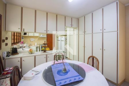 Casa à venda com 410m², 4 quartos e 6 vagasCozinha