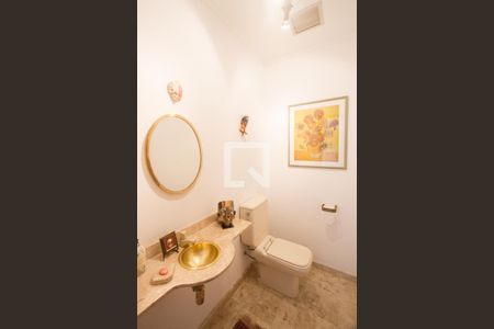 Casa à venda com 410m², 4 quartos e 6 vagasLavabo