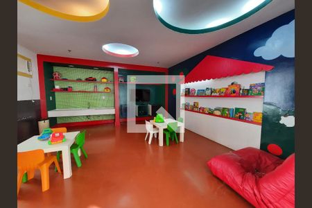 Apartamento à venda com 75m², 2 quartos e 1 vagaÁrea comum