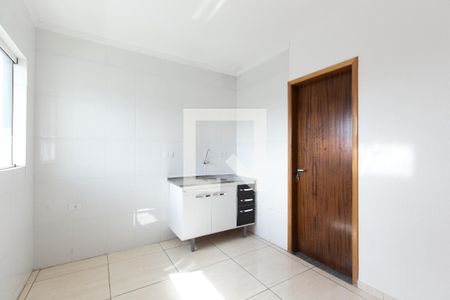 Cozinha de apartamento para alugar com 2 quartos, 42m² em Vila Campanela, São Paulo