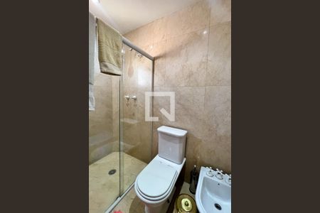 Apartamento para alugar com 421m², 2 quartos e 4 vagas Apartamento para alugar com 421m², 2 quartos e 4 vagasBanheiro da Suíte 2