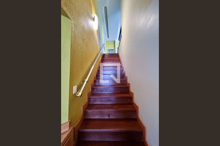 Apartamento para alugar com 421m², 2 quartos e 4 vagas Apartamento para alugar com 421m², 2 quartos e 4 vagasEscada